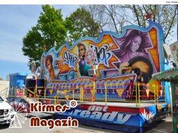 Aufbau des Donaumoos-Volksfestes Karlshuld 2025